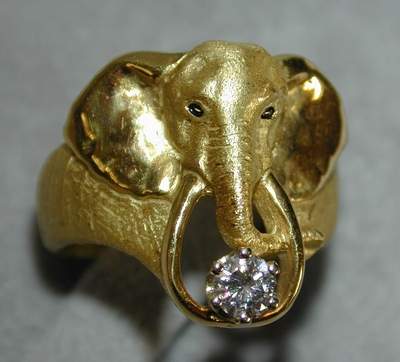 Elephants: Serengeti Elephant Ring 18k