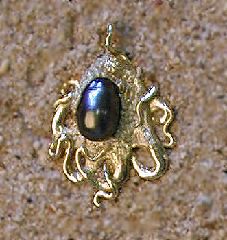 Octopus with Pearl Pendant 18k