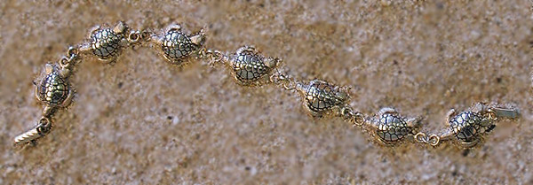 Turtles: Sea Turtle Link Bracelet 14k