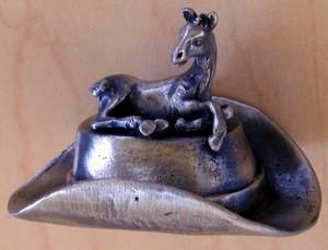 Horses: Mustang on Hat Knob pewter